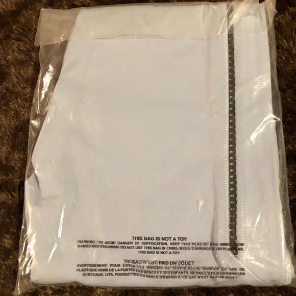 NWT Victoria’s Secret Knockout Capri - Picture 4 of 5